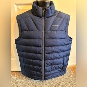 Moosejaw Men’s Vest, navy, size large, new condition.